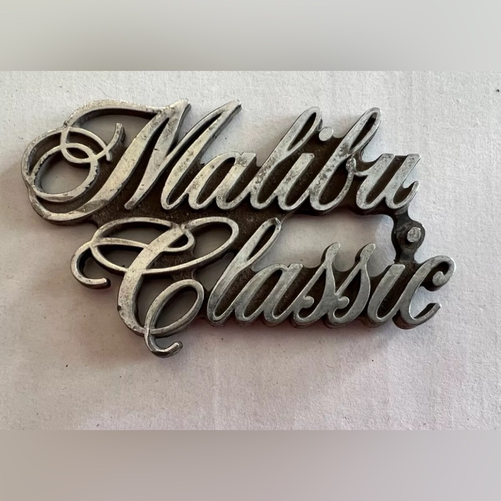 Vintage Chevy Emblem MALIBU CLASSIC 1974-1977 Badge Logo Car Part OEM #345383